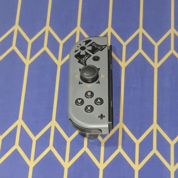 Nintendo Switch Right Joycon Monster Hunter Rise - Excellent Condition - Picture 7 of 13